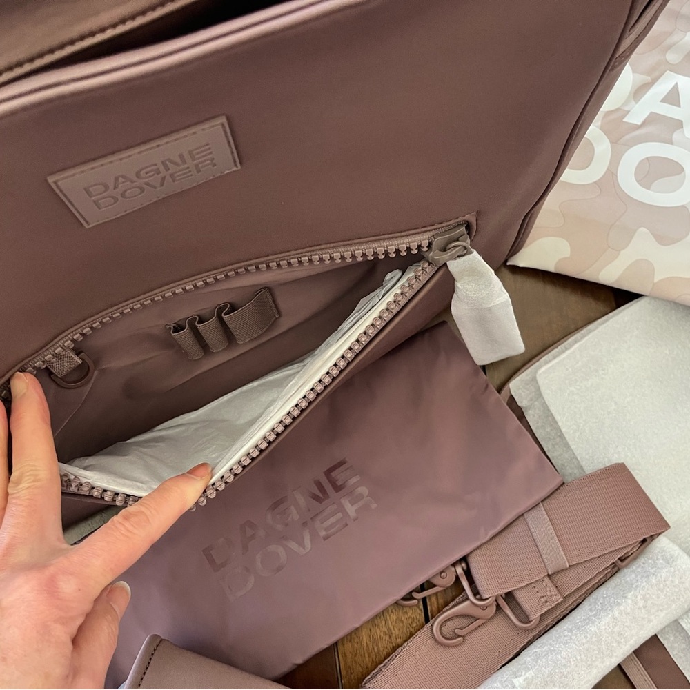 The Perfect Tote Bag! So many pockets! - Picture 12 of 15